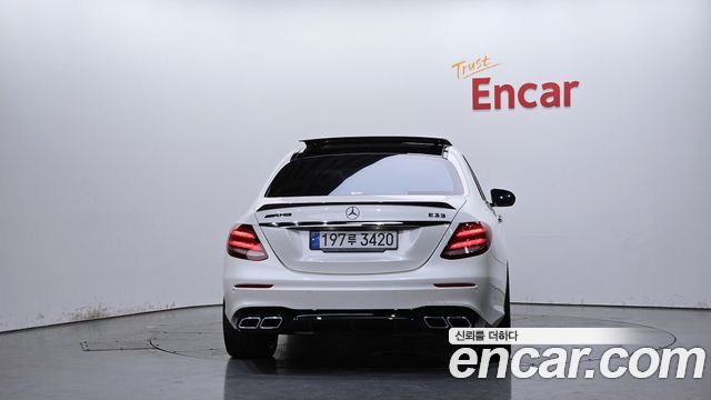 Mercedes-Benz E-Class W213 E63 AMG 4MATIC+ - фото 3