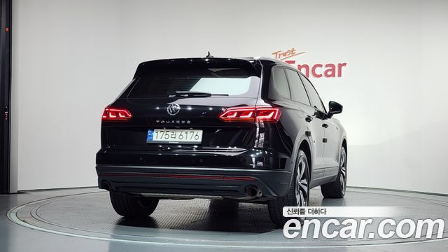 Volkswagen Touareg 3-го поколения 3.0 TDI Premium - фото 3