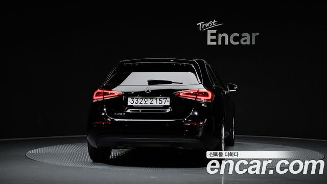 Mercedes-Benz A-Class W177 A220 Hatchback - фото 3