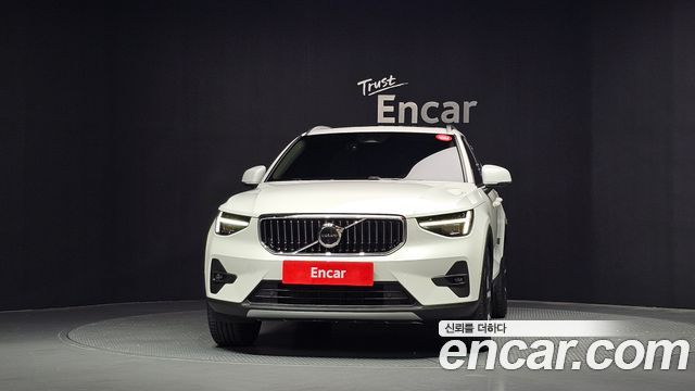 Volvo XC40 B4 Ultimate Bright - фото 2