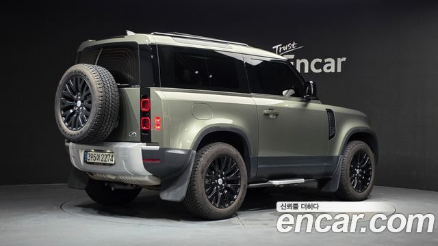 Land Rover Defender L663 90 D250 SE - фото 1