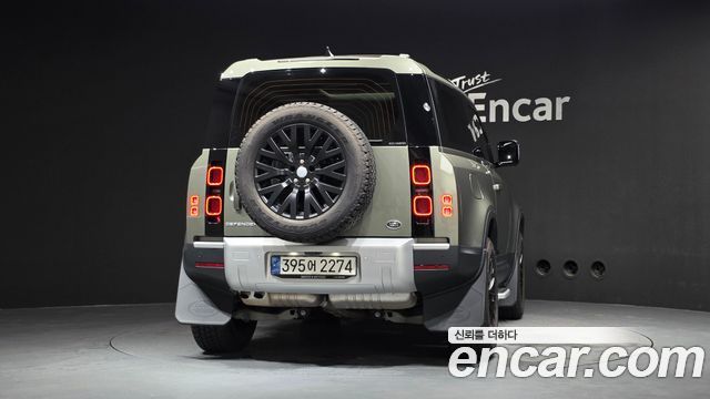 Land Rover Defender L663 90 D250 SE - фото 3