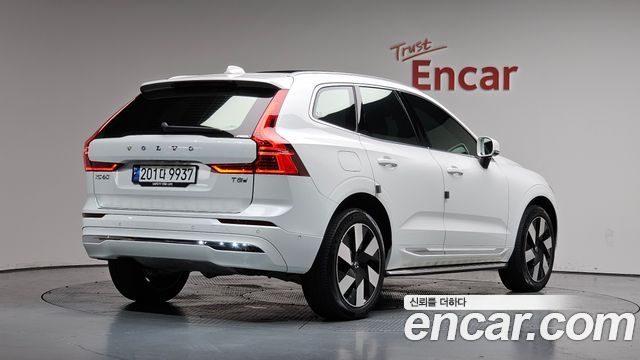 Volvo XC60 2-го поколения T8 Ultra Bright - фото 0