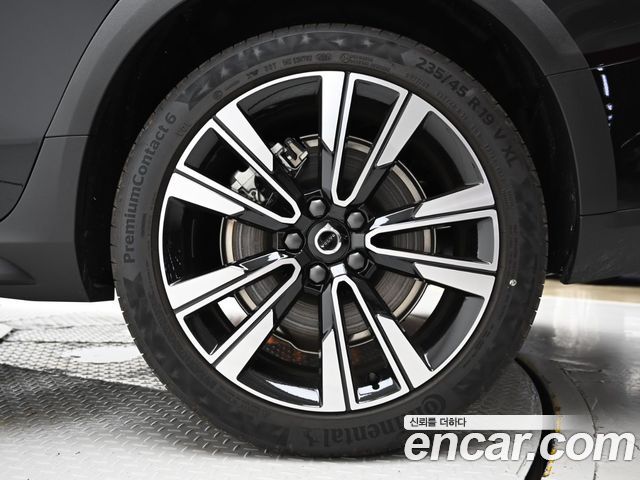Volvo V60 Cross Country 2-го поколения B5 Ultimate AWD - фото 2