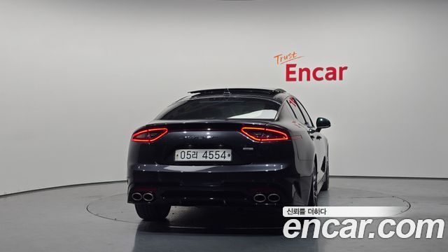 Kia Stinger 2.0 Turbo AWD Platinum - фото 2