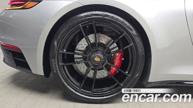 Porsche 911 Targa 4 GTS - фото 4