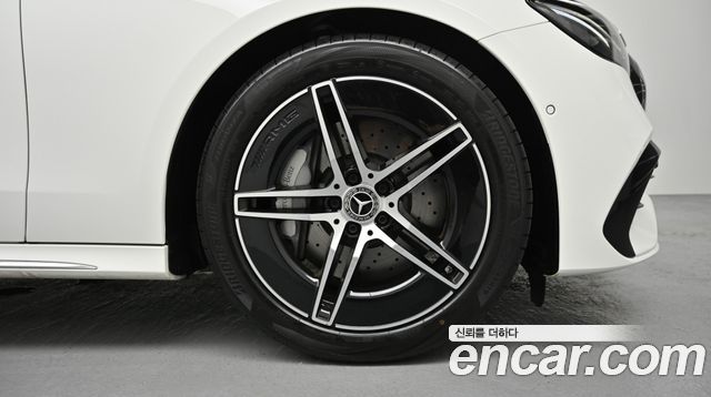 Mercedes-Benz E-Class W214 E200 AMG Line - фото 4