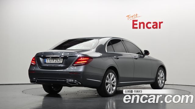 Mercedes-Benz E-Class W213 E220d 4MATIC Exclusive - фото 1
