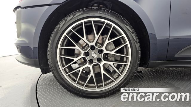 Porsche Macan 2.0 95B - фото 3