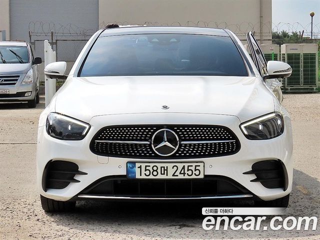 Mercedes-Benz E-Class W213 E350 4MATIC AMG Line - фото 0