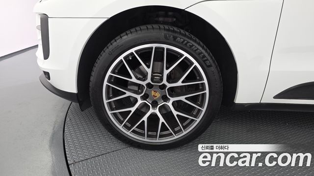 Porsche Macan 2.0 95B - фото 4