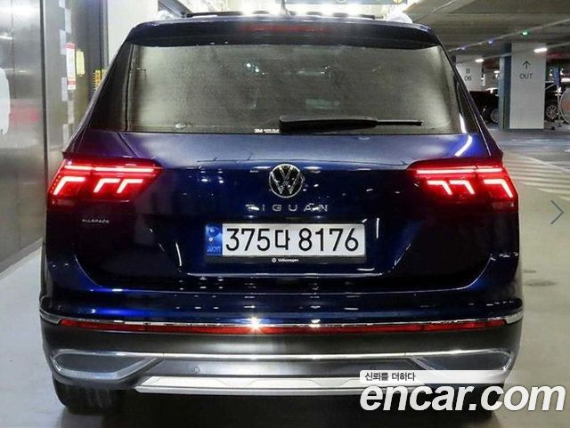 Volkswagen Tiguan Allspace 2.0 TSI Prestige - фото 4