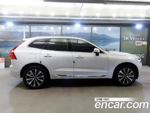 Volvo XC60 2-го поколения B5 Ultimate Bright - фото 4