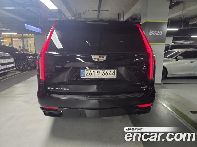 Cadillac Escalade 5-го поколения 6.2 Sports Platinum - фото 2