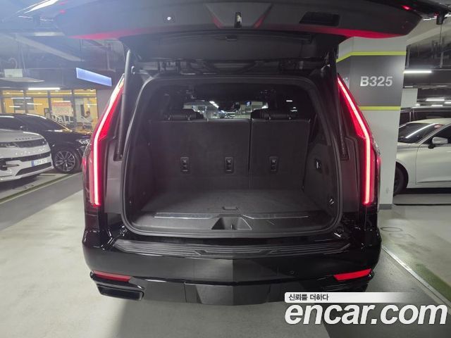 Cadillac Escalade 5-го поколения 6.2 Sports Platinum - фото 4