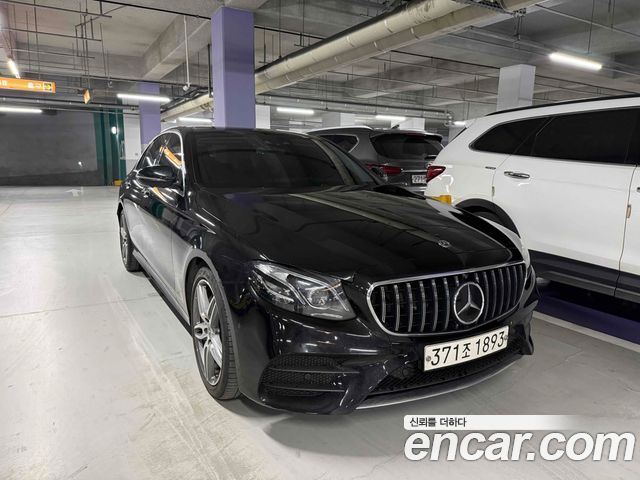 Mercedes-Benz E-Class W213 E300 4MATIC AMG Line - фото 0