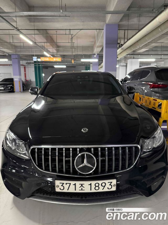Mercedes-Benz E-Class W213 E300 4MATIC AMG Line - фото 1