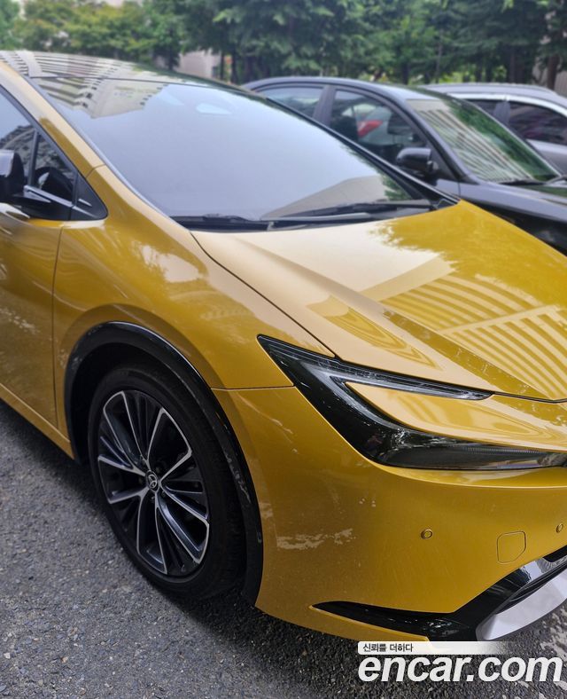 Toyota Prius 5-го поколения 2.0 XLE - фото 2