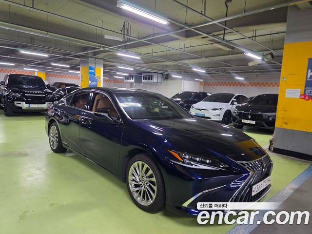 Lexus ES 300h 7-го поколения Executive - фото 2