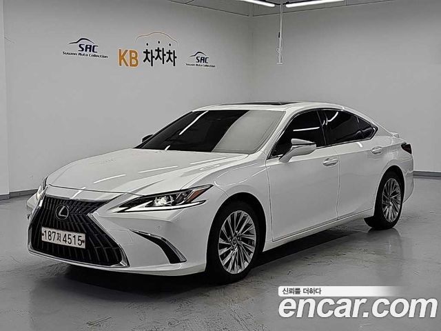 Lexus ES 300h 7-го поколения Luxury Plus - фото 0