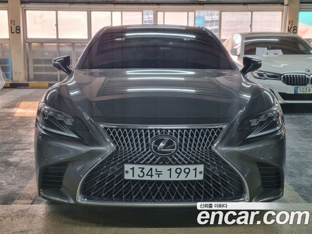 Lexus LS 500 3.5 Platinum AWD - фото 1
