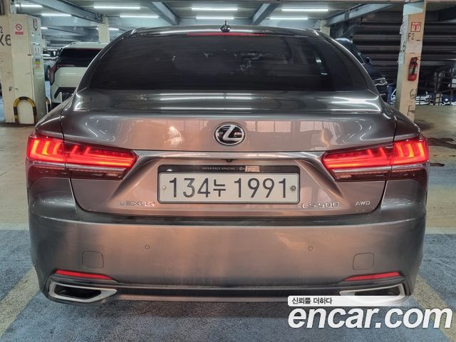Lexus LS 500 3.5 Platinum AWD - фото 2