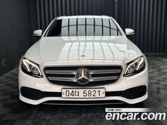 Mercedes-Benz E-Class W213 E300 4MATIC Avnatgarde - фото 1