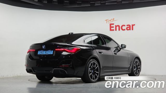 BMW i4 M50 - фото 0