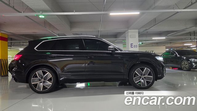 Volkswagen Touareg 3-го поколения 3.0 TDI R-Line - фото 3