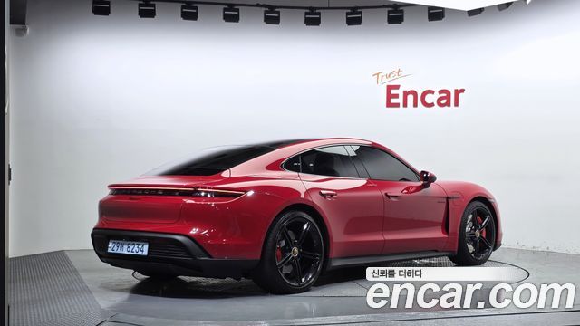 Porsche Taycan Base - фото 1