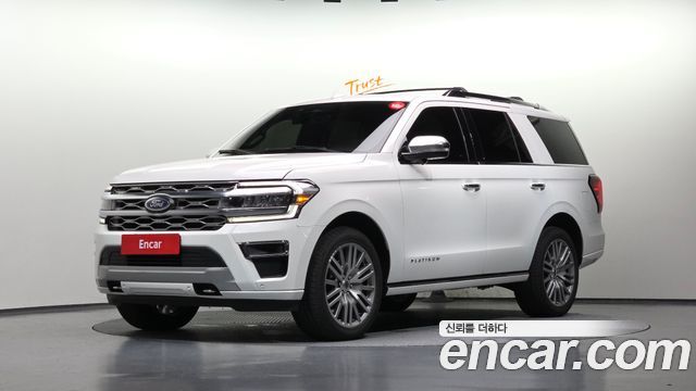 Ford Expedition Platinum 4WD 8Seater - фото 0