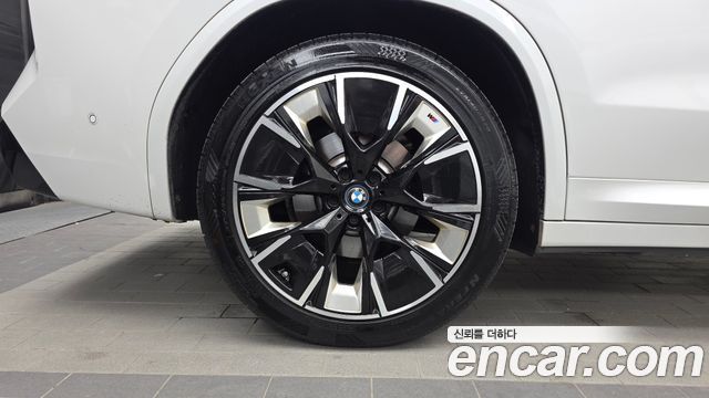BMW iX3 M Sports - фото 4