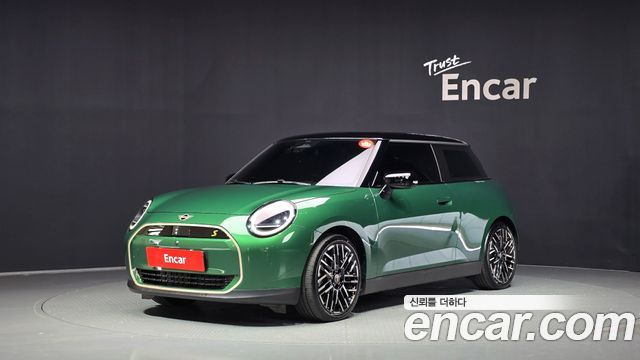 Mini Cooper Electric 4-го поколения SE Favoured - фото 0