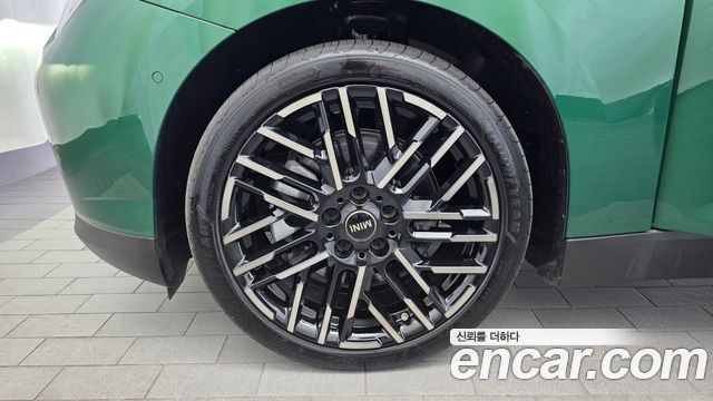 Mini Cooper Electric 4-го поколения SE Favoured - фото 4