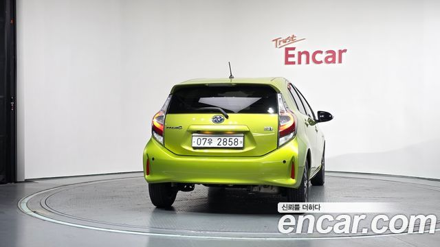 Toyota Prius 1.5 - фото 3