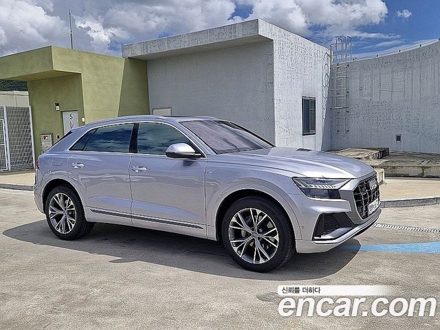 Audi Q8 50 TDI Quattro Premium - фото 2