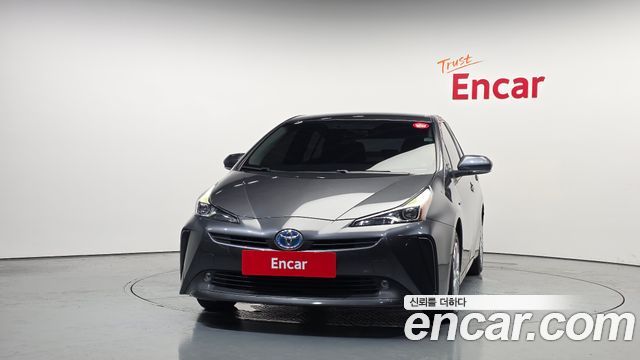 Toyota Prius 4-го поколения 1.8 - фото 2