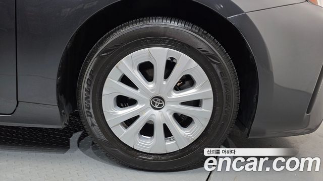 Toyota Prius 4-го поколения 1.8 - фото 4