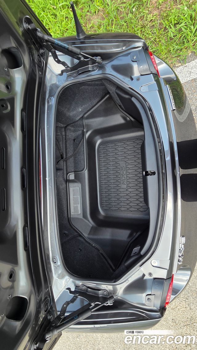 Mazda MX-5 MIATA Miata - фото 4