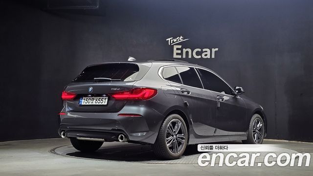 BMW 1 Series F40 118d Sport - фото 1