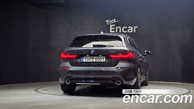 BMW 1 Series F40 118d Sport - фото 3