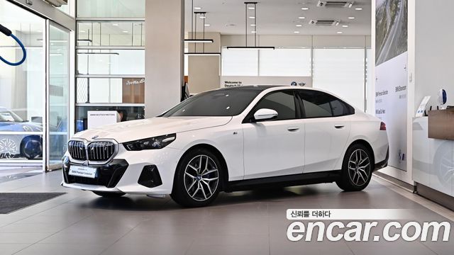 BMW i5 G60 eDrive 40 M Sport - фото 0