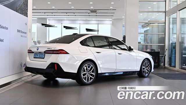 BMW i5 G60 eDrive 40 M Sport - фото 1