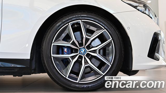 BMW i5 G60 eDrive 40 M Sport - фото 4