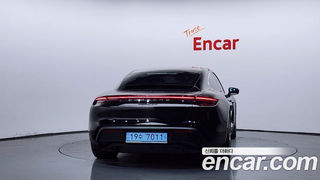 Porsche Taycan Base - фото 3