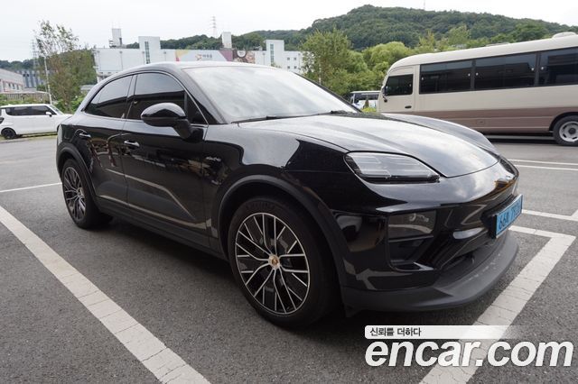 Porsche Macan EV 4S - фото 0