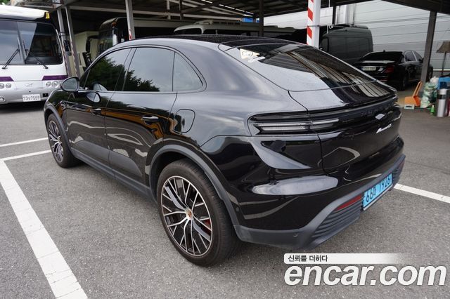Porsche Macan EV 4S - фото 1