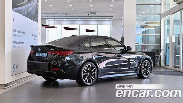 BMW i4 eDrive40 M Sports Pro - фото 1