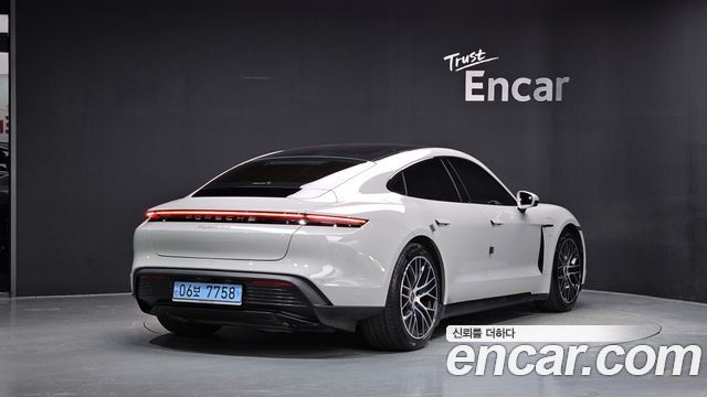 Porsche Taycan 4S - фото 0