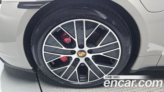 Porsche Taycan 4S - фото 3